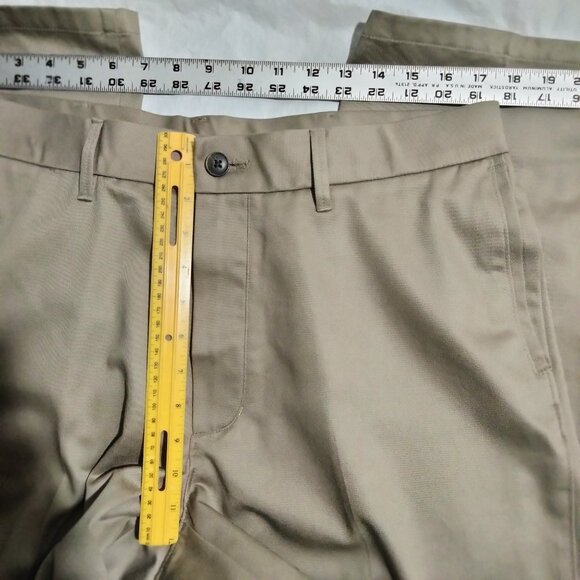 Haggar Men's Chino Khaki Pants H26 Size 36x30 (35x29.5) - Picture 2 of 6